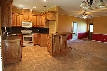 3rd image of 138 Goose Lake Dr
