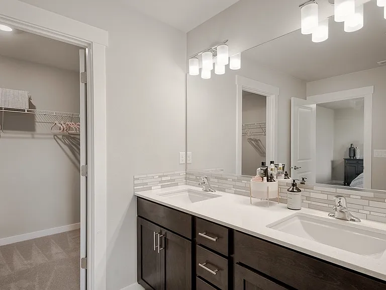 1621 Seattle Hill Rd #BB5 — Photo 3
