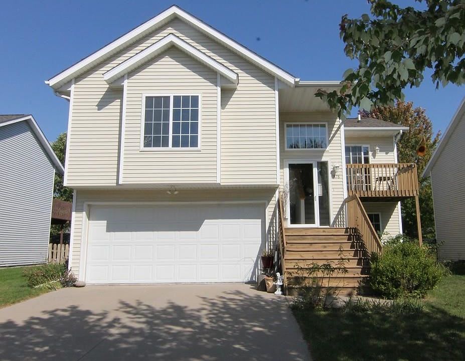 1st image of 878 Augusta Cir
