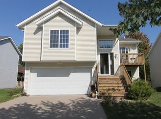 878 Augusta Cir, North Liberty, IA 52317