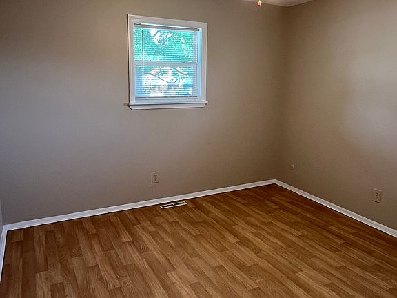 5th image of 3901 College View Dr #3901