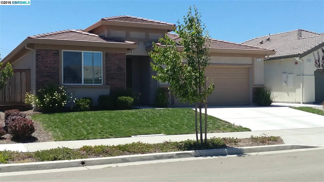 1311 Maple Dr photo 1