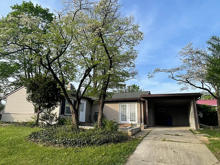 463 Carrollton Dr — Photo 4