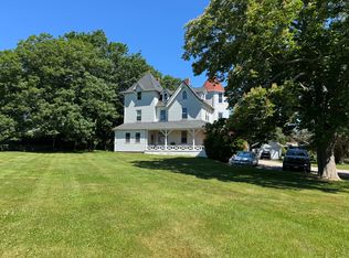 313 Berkeley Ave #1A, Middletown, RI 02842