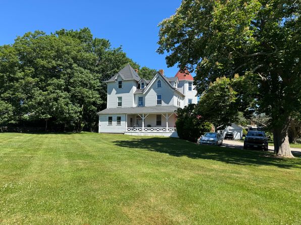 313 Berkeley Ave #1A, Middletown, RI