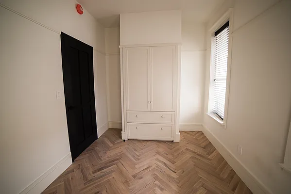 Rented by Living Room NY Corp | media 24