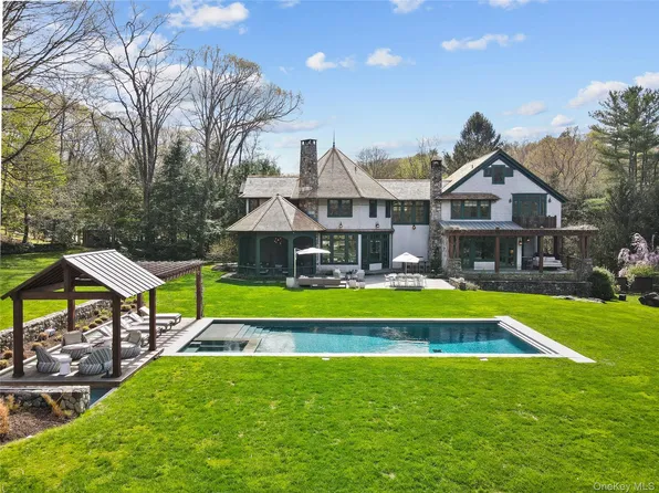 10 Upland Rd N, Bedford, NY 10506