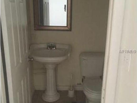 3rd image of 326 Faye Cir N