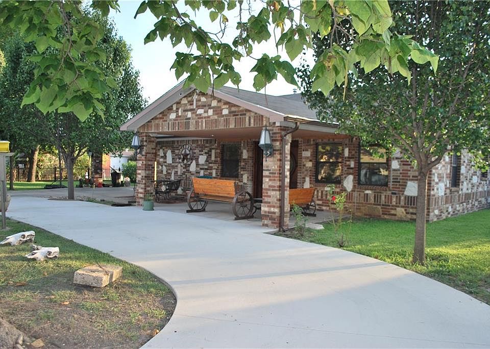 1st image of 1211 Lanemar Dr
