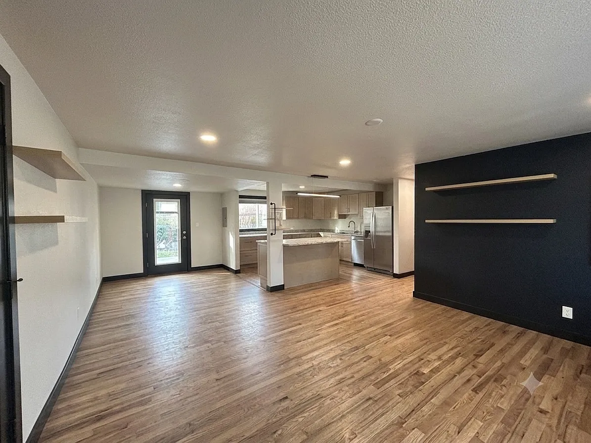 2 bed, 1100 sqft, $2,500 — Photo 1