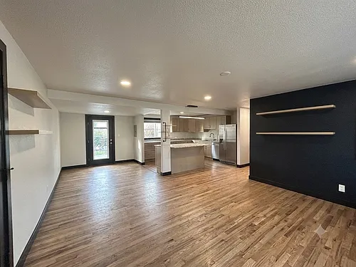 2028 Oriole Ave Photo 1