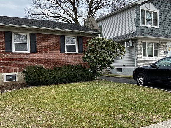 4th image of 217 Hunter Ave