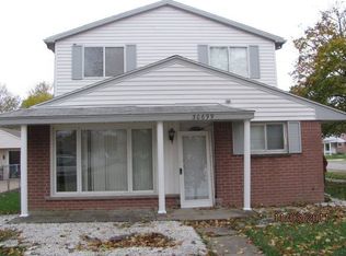 30699 Bayview Dr, Gibraltar, MI 48173