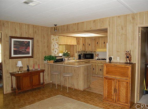 Family room/Kitchen combo
