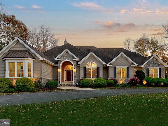 2nd image of 16 Parker Dr