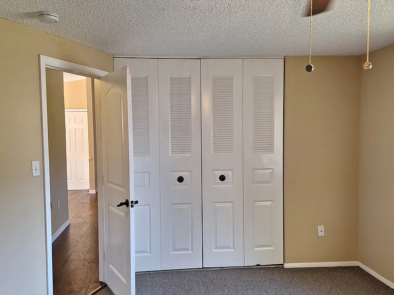 1429 Pulaski St — Photo 5