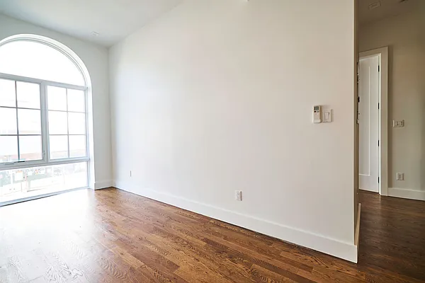 Rented by Lodger Corp | media 9