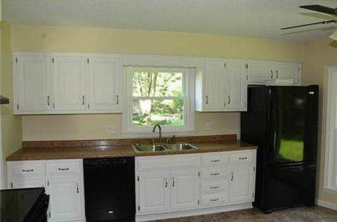 4th image of 203 SE Lexington Ct