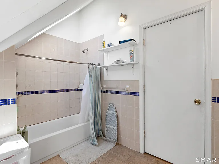 542 George St #A3 — Photo 11