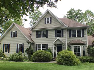 8 Aurora Dr, Oxford, CT 06478