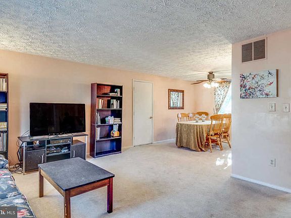 4th image of 1113 Burwick Dr