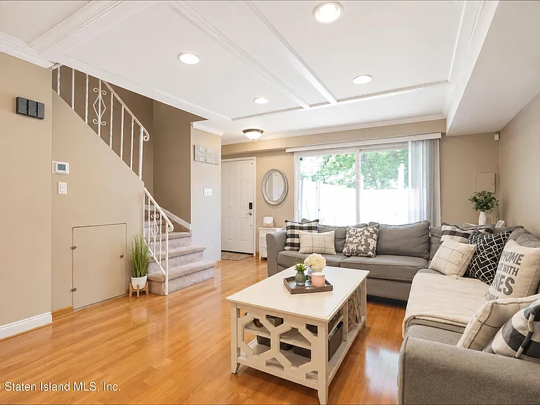 10 Pratt Ct — Photo 25
