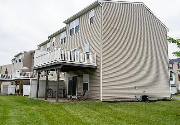 3rd image of 24 White Rose Ln