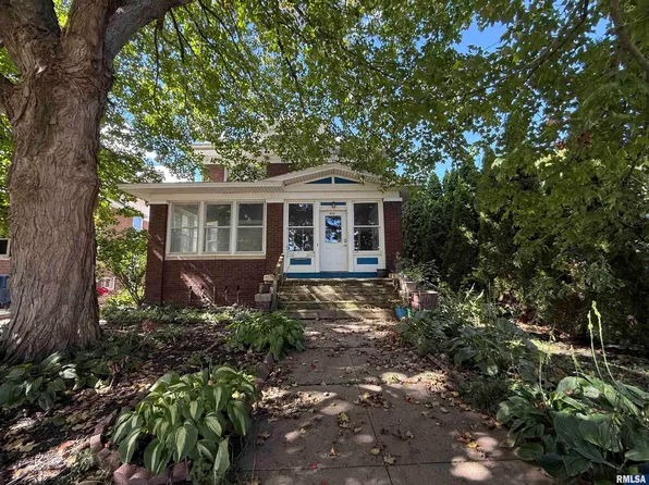 406 S A St, Monmouth, IL 61462