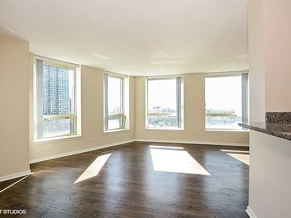 4th image of 600 N Kingsbury St APT 1011