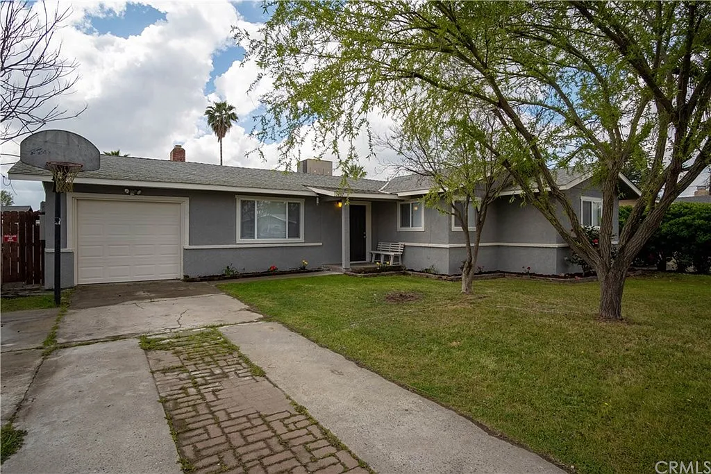 7437 W Myrtle Ave photo 1