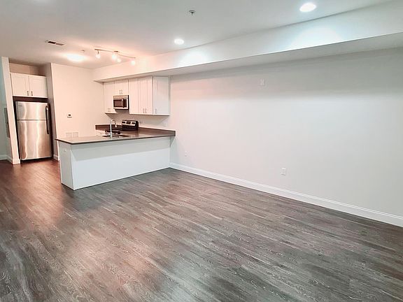 3rd image of 6817 Polk St #403