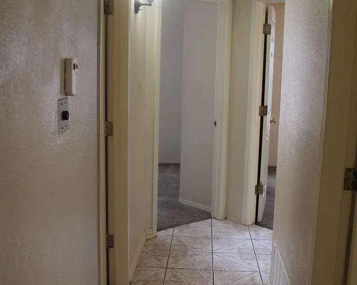 10936 Whitehall Dr — Photo 8