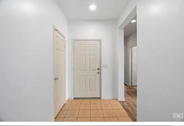 Compass Ave — Photo 1