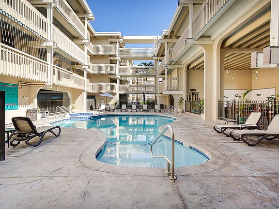 2nd image of 76-6246 Alii Dr #227