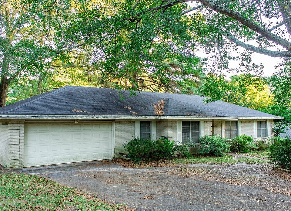 2nd image of 2312 Dogwood Dr
