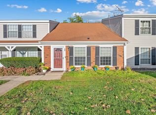 44 Silver Tree Cir, Cary, IL 60013