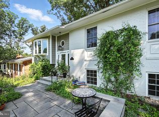 4835 9th St S, Arlington, VA 22204