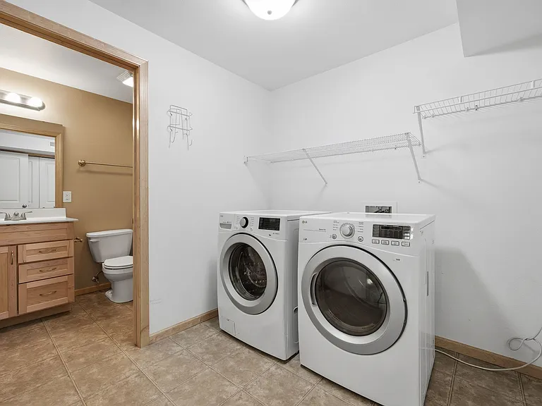 2414 Catskill Ct — Photo 27