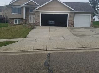 2350 Ponderosa Dr SW, Rochester, MN 55902