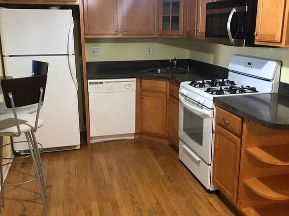 2nd image of 4161 W Oakdale Ave APT 2C