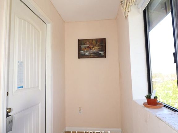 3rd image of 1011 Pearman Ln