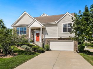 70 Veneto Ct, Streamwood, IL 60107