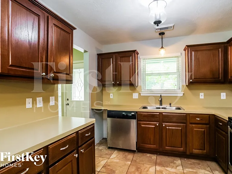 503 Mesquite Dr — Photo 5