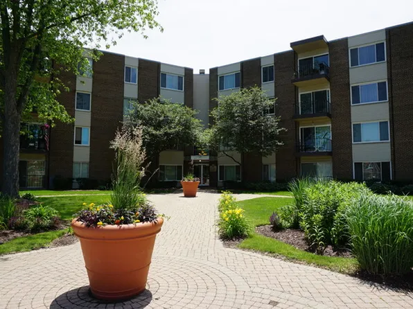 140 W Wood St Unit 107, Palatine, IL 60067