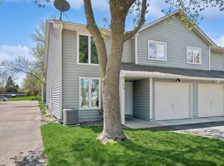 1579 Millpond Ct, Chaska, MN 55318