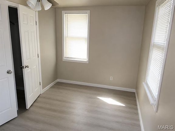 5th image of 9833 Balboa Dr