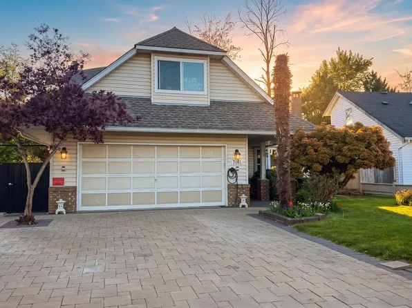 7461 123rd St, Surrey, BC V3W 9N1