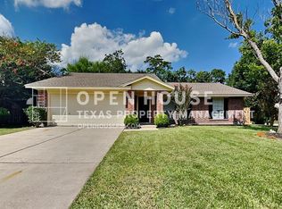 2403 Pine Cone Dr, Kingwood, TX 77339