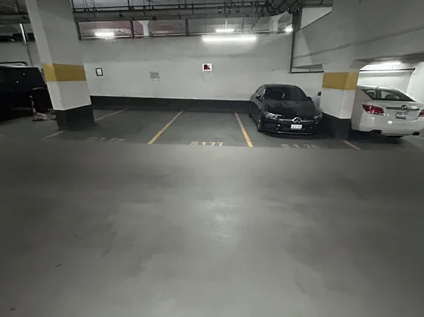 15 Fort York Blvd, Toronto, ON M5V 3Y4