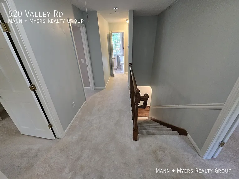 520 Valley Rd — Photo 26